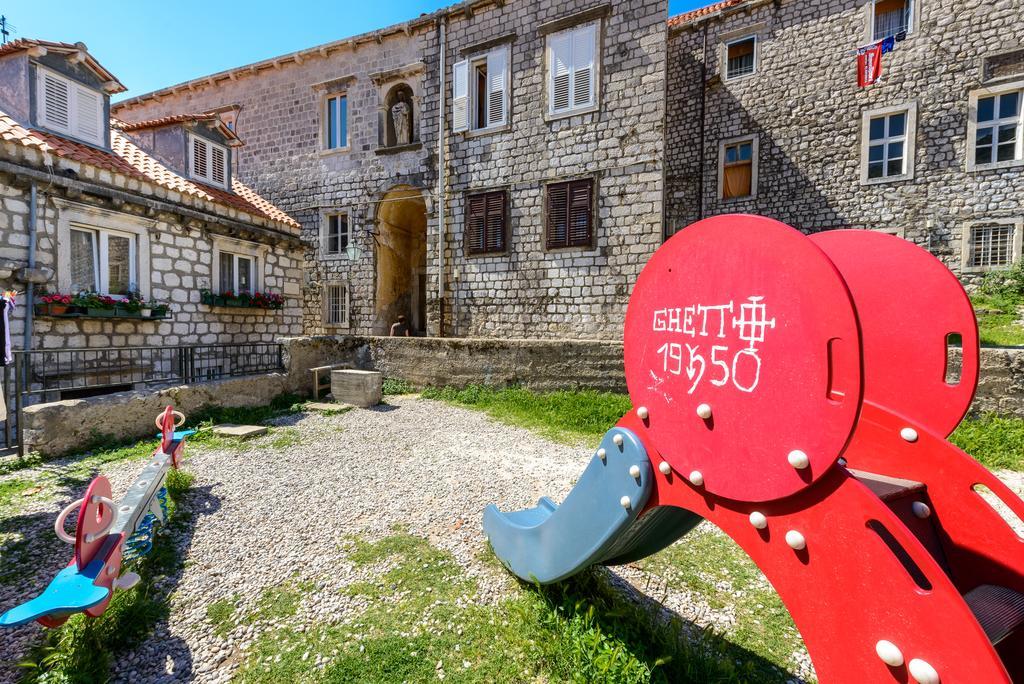 Lucky * Dubrovnik
